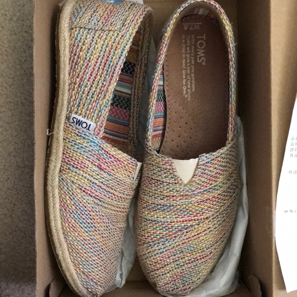 Toms Shoes - TOMS